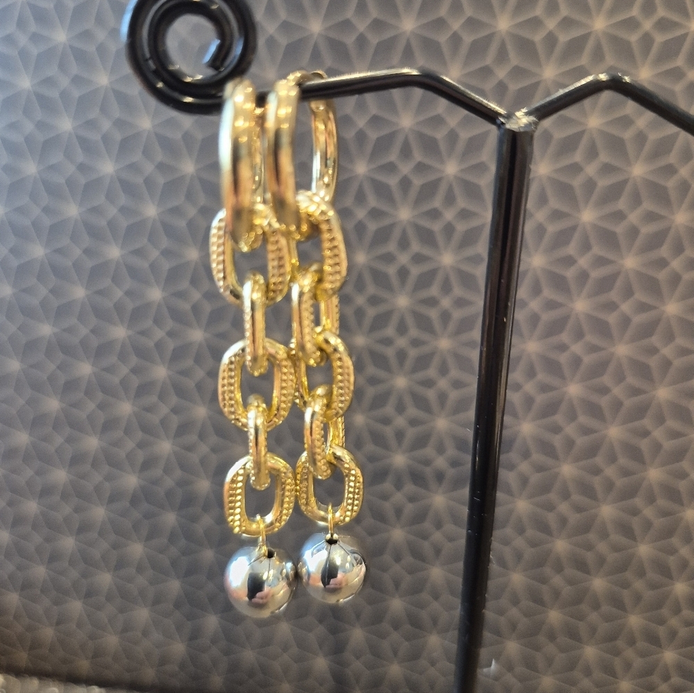 18k Gold Plated Hoop With Link Chain And Gold and Silver Earrings - Picture 4 of 5